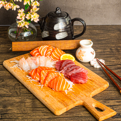 18 Sashimi assorti (saumon, thon et daurade)